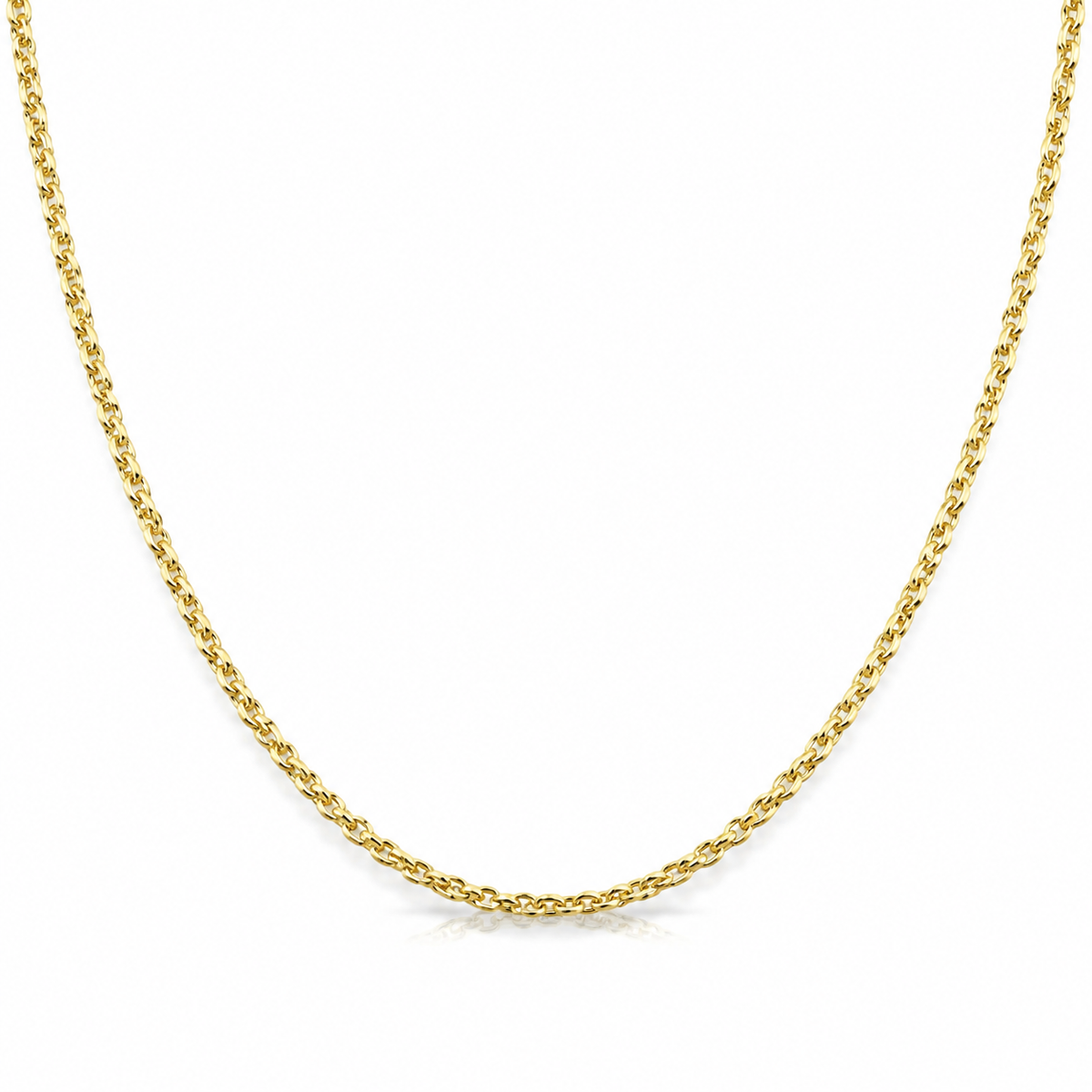 Chaîne maille forçat en or jaune 18 carats de 42 cm et 6 grammes, présentée sur fond blanc.