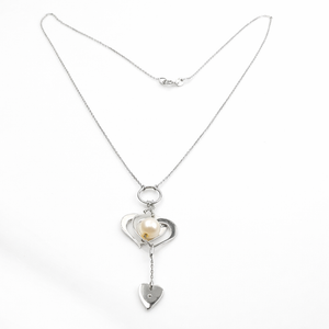 18-Carat White Gold Heart Necklace with White Pearl and Cubic Zirconia