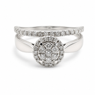 Bague en or blanc 18 carats sertie de 43 diamants naturels taille brillant totalisant environ 0,50 carat, avec motif rond pavé et anneau croisé, proposée par GemmeLuxe.