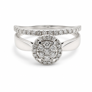 Bague en or blanc 18 carats pavée de 43 diamants naturels