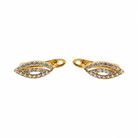 Paire de boucles d'oreilles en or jaune 18 carats serties d'oxydes de zirconium, vue rapprochée