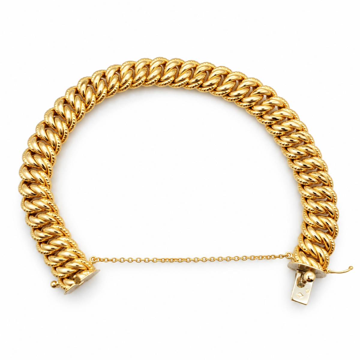 Bracelet en or jaune 18 carats à maille américaine, vue intérieure avec fermoir ouvert
