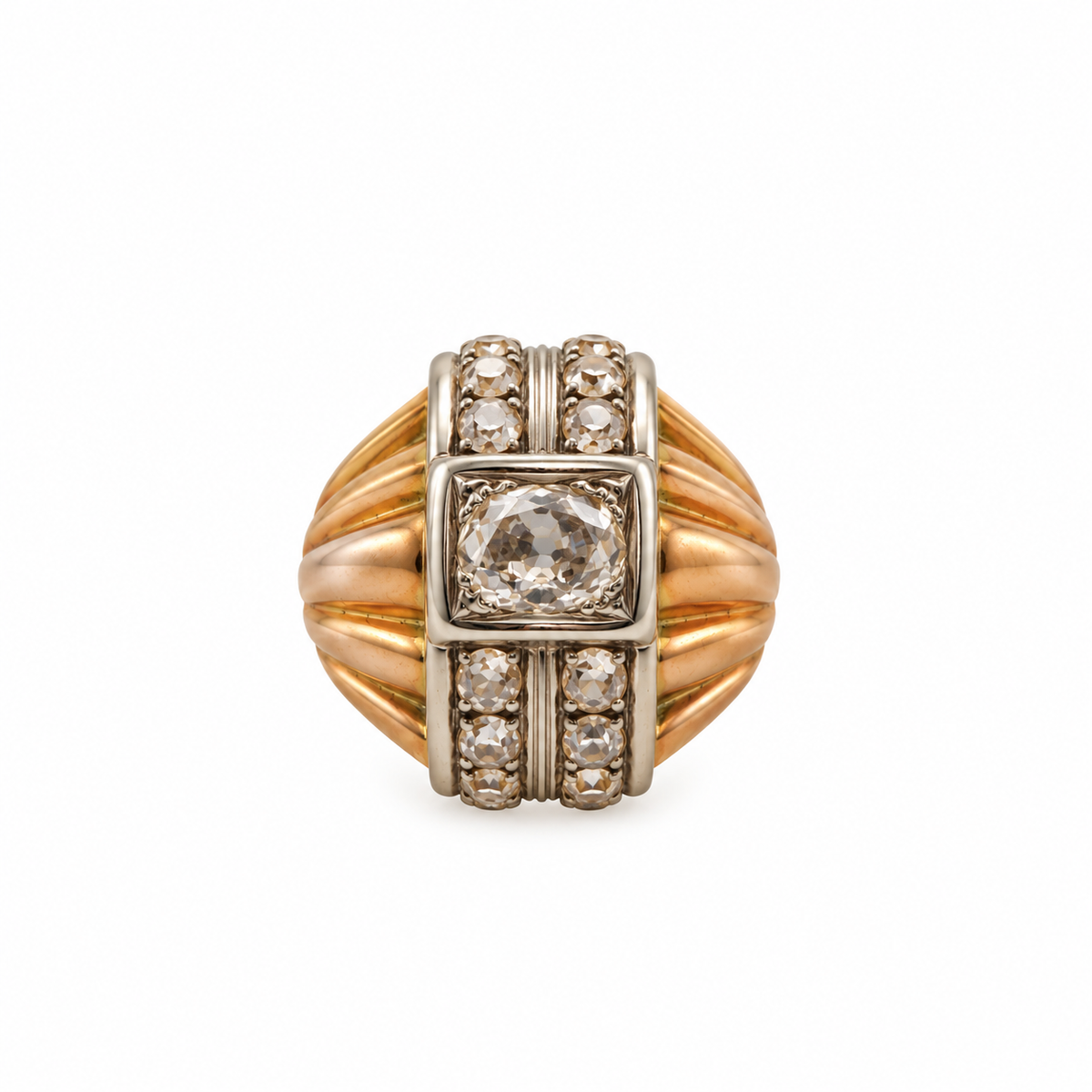 Bague Tank vintage en or rose 18 carats et platine, sertie de diamants naturels taille ancienne totalisant 2,35 carats, vue de face